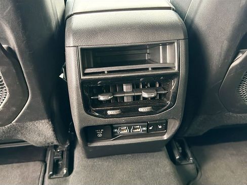 Used 2024 Jeep Grand Cherokee Limited image 22