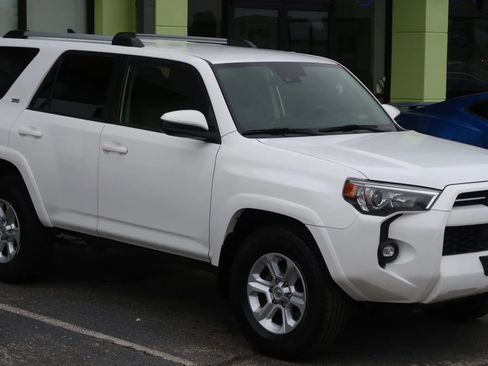 Used 2021 Toyota 4Runner SR5 RWD image 5