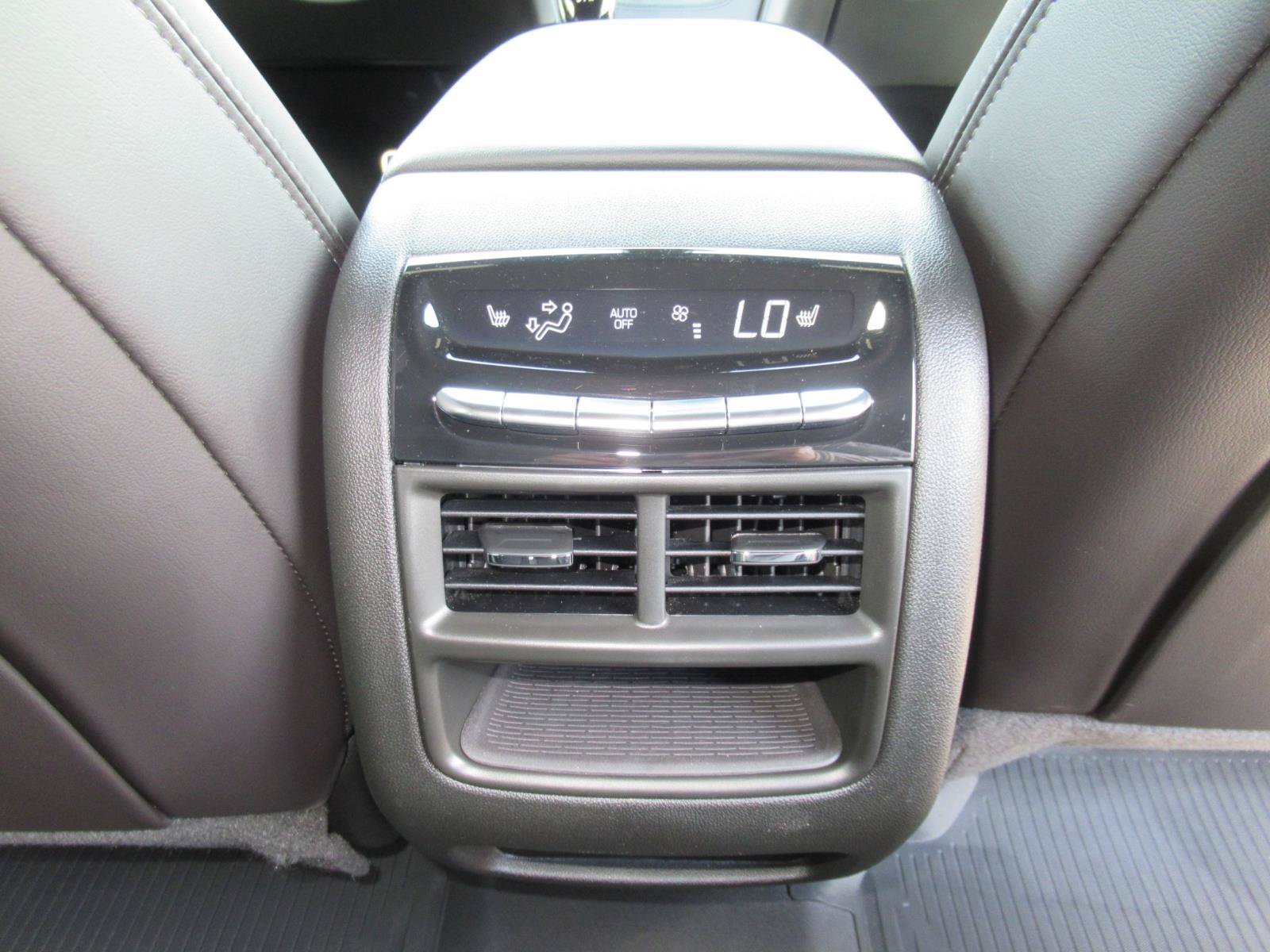 Certified 2026 Cadillac XT5 Sportv w/ LPO, Floor Liner Package AWD/4WD image 37