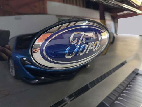 Used 2017 Ford F150 Lariat w/ Equipment Group 502A Luxury image 23