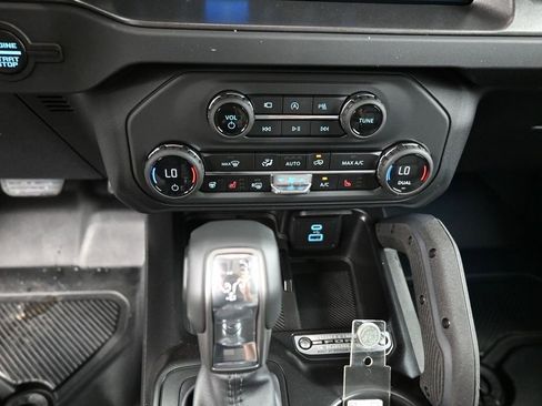 New 2025 Ford Bronco Badlands image 30