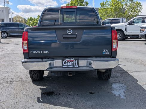 Used 2017 Nissan Frontier SV RWD image 5