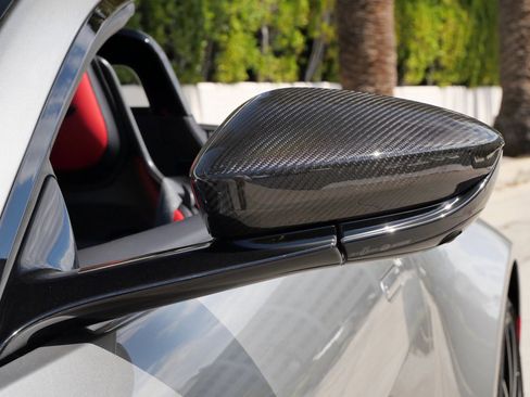 Used 2023 Aston Martin V12 Vantage Roadster image 13