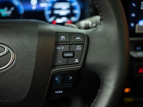 Used 2025 Toyota Camry XSE image 26