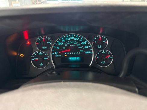 Used 2009 Chevrolet Express 3500 RWD image 13