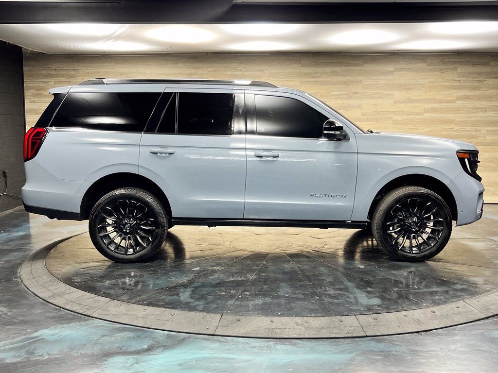 Used 2025 Ford Expedition Platinum w/ Driver's Package AWD/4WD image 27