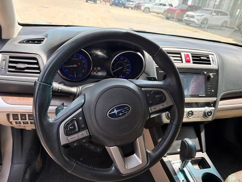 Used 2017 Subaru Outback 2.5i Limited AWD/4WD image 11