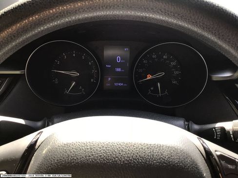 Used 2019 Toyota C-HR LE FWD image 13