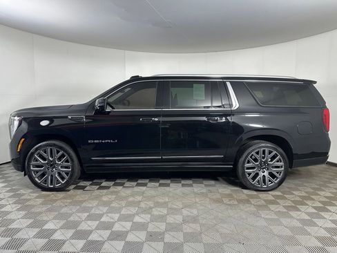 Used 2025 GMC Yukon XL Denali Ultimate AWD/4WD image 2