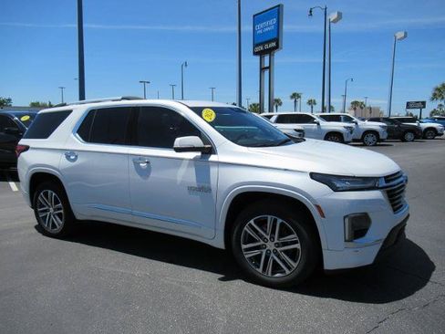 Used 2023 Chevrolet Traverse High Country FWD image 4