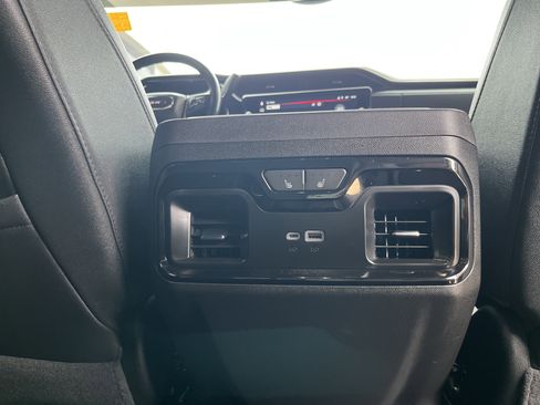 Used 2024 GMC Sierra 2500 AT4 w/ AT4 Preferred Package AWD/4WD image 23