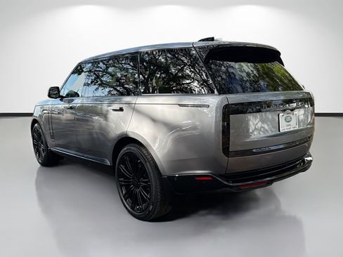 New 2026 Land Rover Range Rover Long Wheelbase SE AWD/4WD image 3