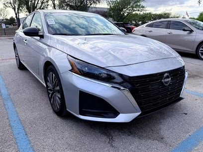 Used 2024 Nissan Altima 2.5 SV