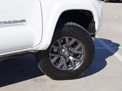 Used 2023 Toyota Tacoma TRD Off-Road image 8