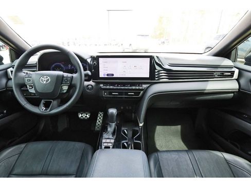 Used 2025 Toyota Camry XSE image 7