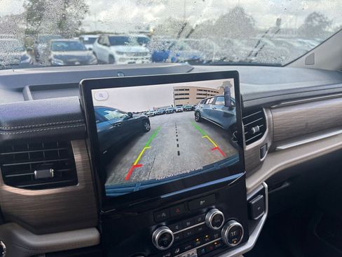 Used 2024 Ford Expedition Max Limited image 27