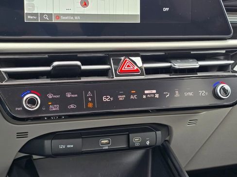 Certified 2024 Kia Niro Wave w/ Wave Preserve Package FWD image 34