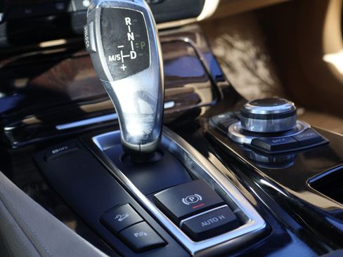 Used 2011 BMW 535i xDrive 535i xDrive Sedan 4D image 33