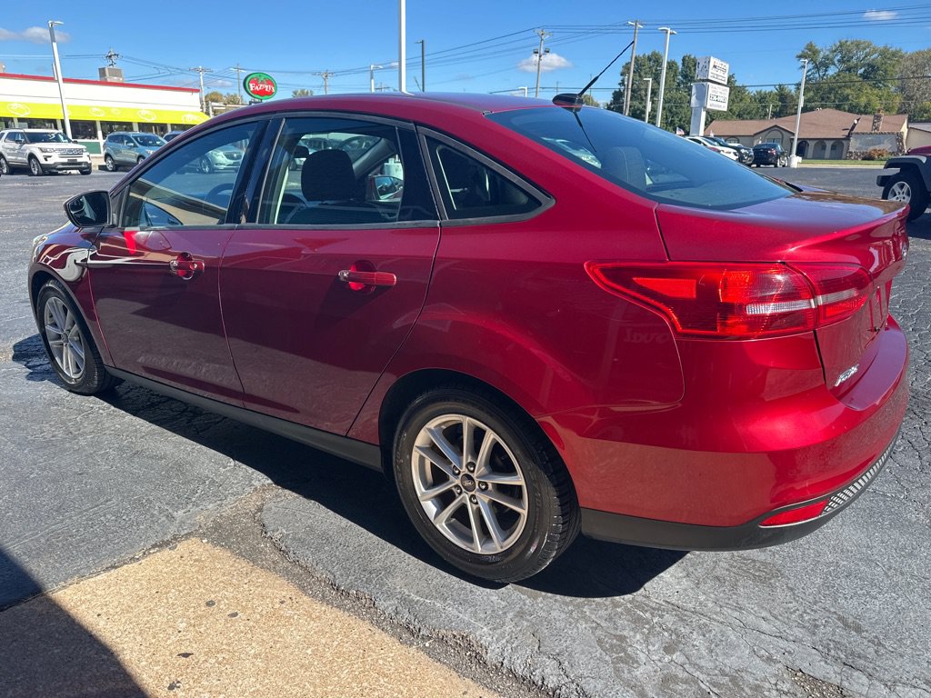 Used 2016 Ford Focus SE w/ SE Cold Weather Package FWD image 3