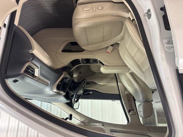 Used 2023 GMC Acadia Denali w/ Denali Ultimate Package AWD/4WD image 24
