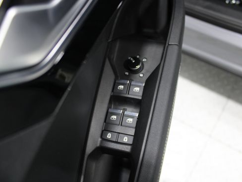 Used 2024 Audi Q4 e-tron Premium Plus w/ Premium Plus AWD/4WD image 40