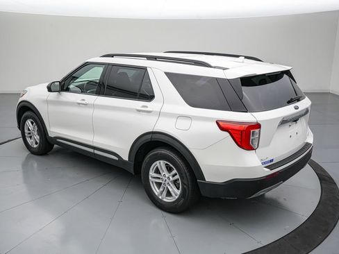 Certified 2022 Ford Explorer XLT w/ Equipment Group 202A AWD/4WD image 7