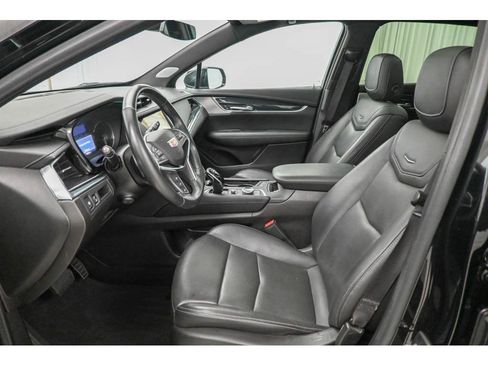 Certified 2022 Cadillac XT5 Premium Luxury image 12