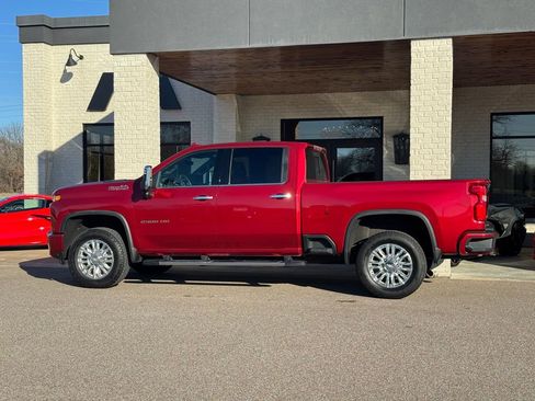 Used 2020 Chevrolet Silverado 2500 High Country w/ Technology Package image 8