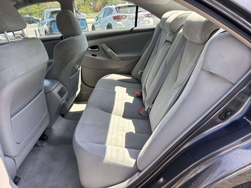Used 2009 Toyota Camry LE FWD image 13
