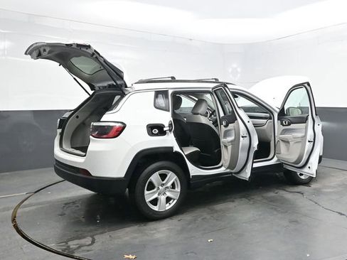 Used 2022 Jeep Compass Latitude image 48