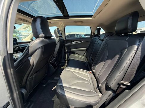 Used 2021 Lincoln Nautilus Reserve AWD/4WD image 31