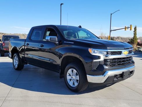 Used 2025 Chevrolet Silverado 1500 LT AWD/4WD image 4