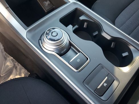 Used 2024 Ford Edge SE w/ Black Appearance Package image 24