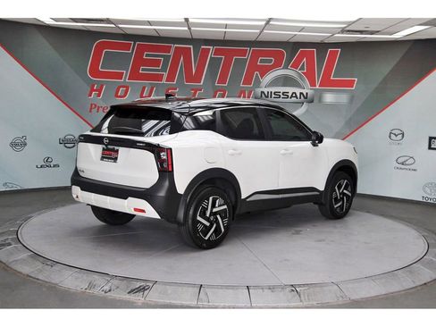 New 2026 Nissan Kicks SV AWD/4WD image 5