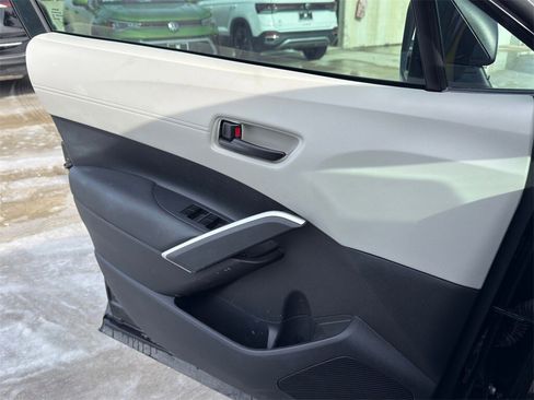 Used 2023 Toyota Corolla Cross L image 20