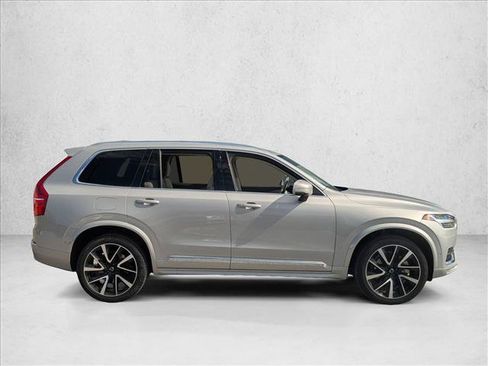 Used 2023 Volvo XC90 B5 Plus w/ Protection Package Premier AWD/4WD image 4