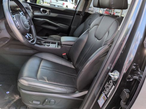 Used 2023 Kia Sorento S w/ Panoramic Sunroof Package FWD image 15