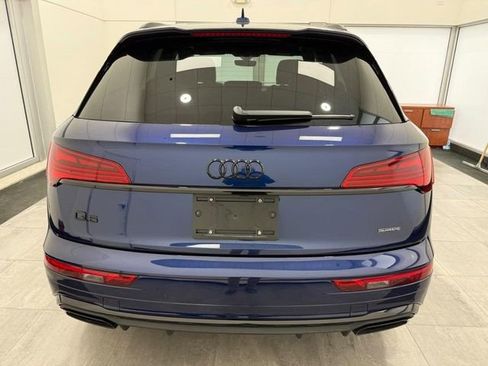 Certified 2025 Audi Q5 2.0T Premium w/ Convenience Plus Package AWD/4WD image 3