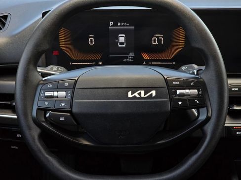 Used 2025 Kia K4 FWD image 13