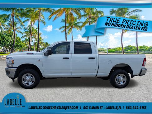 Used 2024 RAM 2500 Tradesman w/ Chrome Appearance Group AWD/4WD image 7