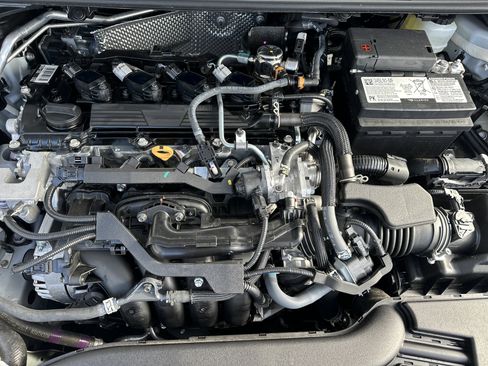 Used 2025 Toyota Corolla SE image 10