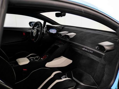 Used 2021 Lamborghini Huracan STO RWD image 23