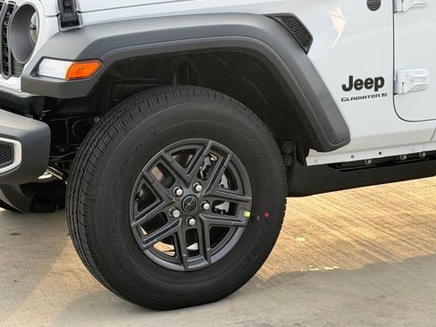New 2026 Jeep Gladiator Sport image 9