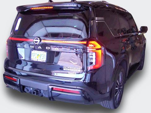 Used 2025 Nissan Armada Platinum Reserve RWD image 16