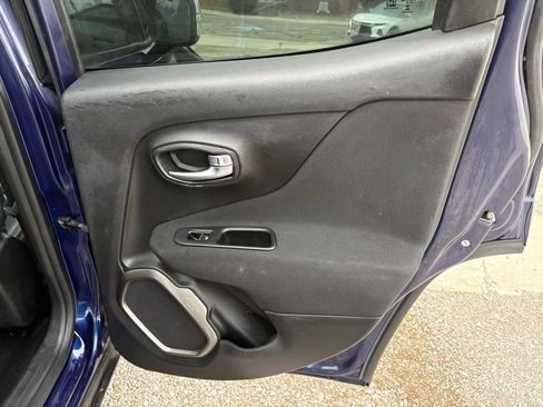 Used 2018 Jeep Renegade Limited image 14