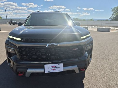 New 2026 Chevrolet Traverse Z71 w/ Enhanced Driving Package AWD/4WD image 8