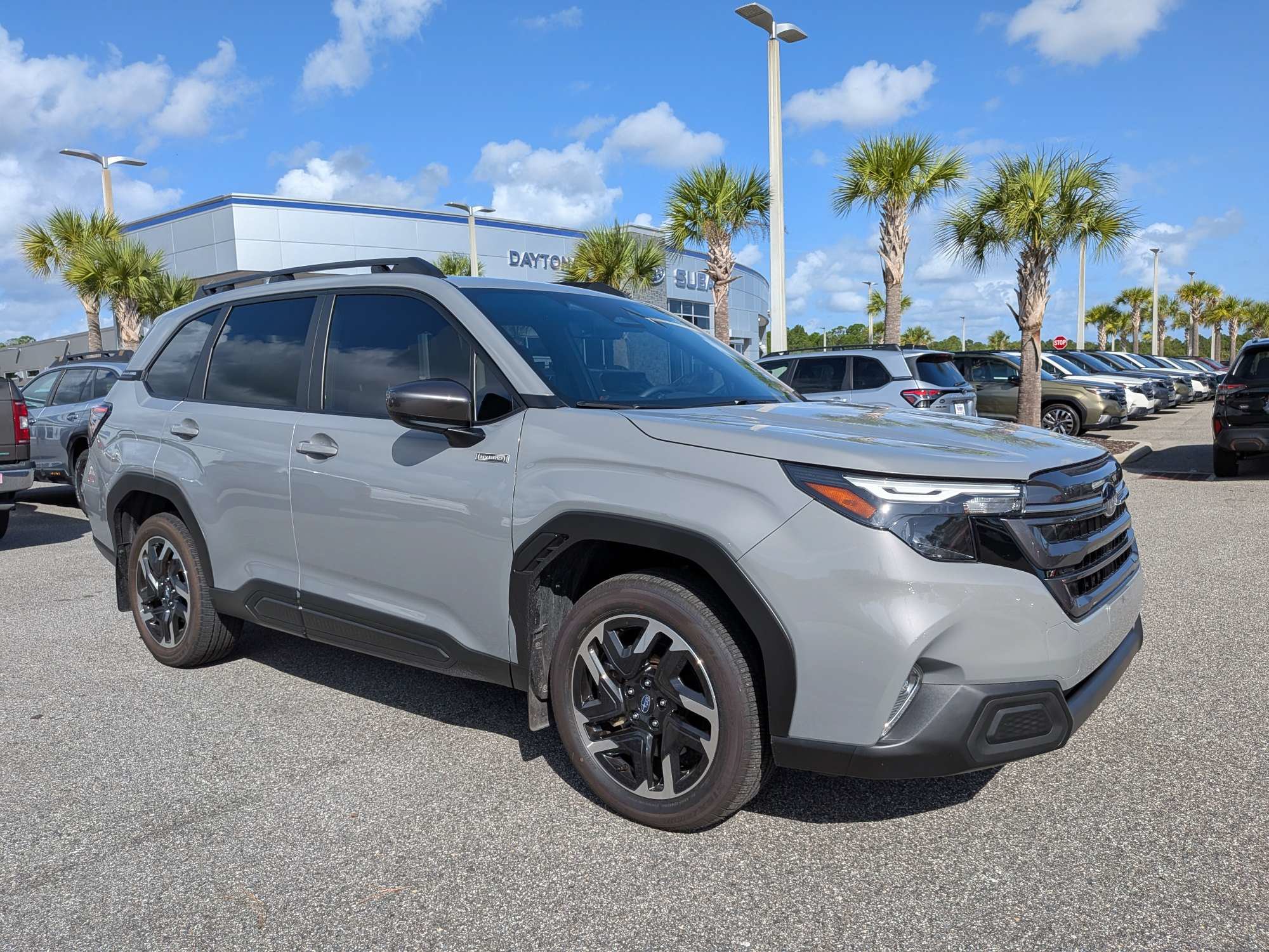 Used 2025 Subaru Forester Premium AWD/4WD image 2