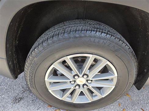 Used 2023 Chevrolet Traverse LT image 20