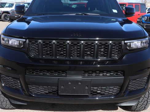 New 2025 Jeep Grand Cherokee L Laredo image 2