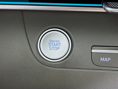 Used 2024 Hyundai Elantra SEL image 21